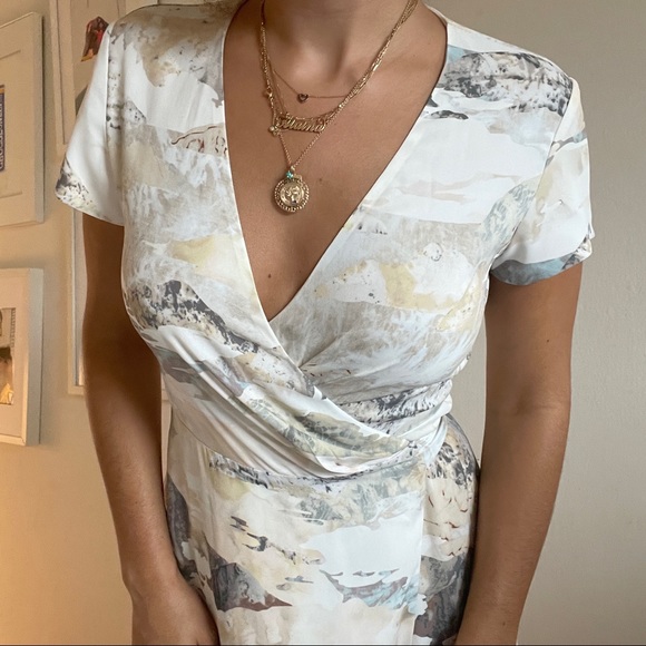 ARITZIA Babaton Slit Wrap Dress
size: XS - Picture 3 of 5